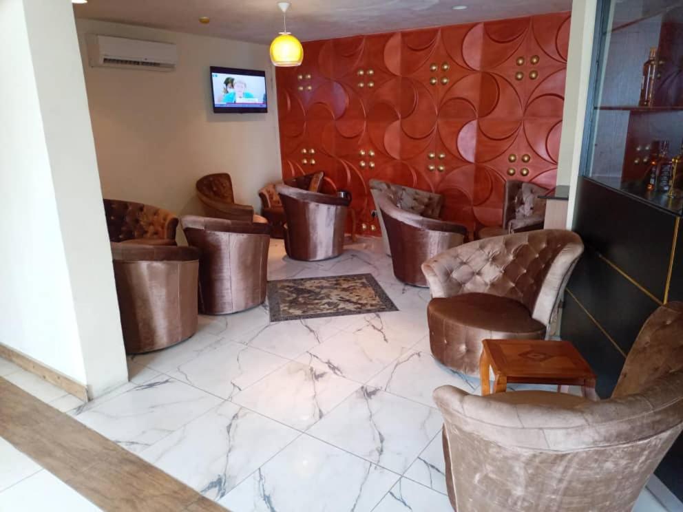 Goldentulip Essentials Owerri Hotel Exterior photo