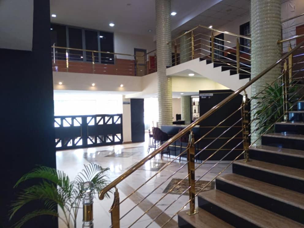 Goldentulip Essentials Owerri Hotel Exterior photo